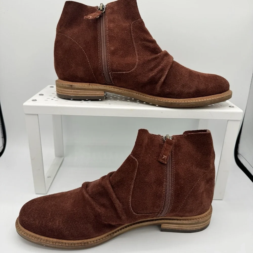Kelsi Dagger Boots Size 8.5 Women's Suede Upper‎ Ruched Brown Booties west-EUC!
